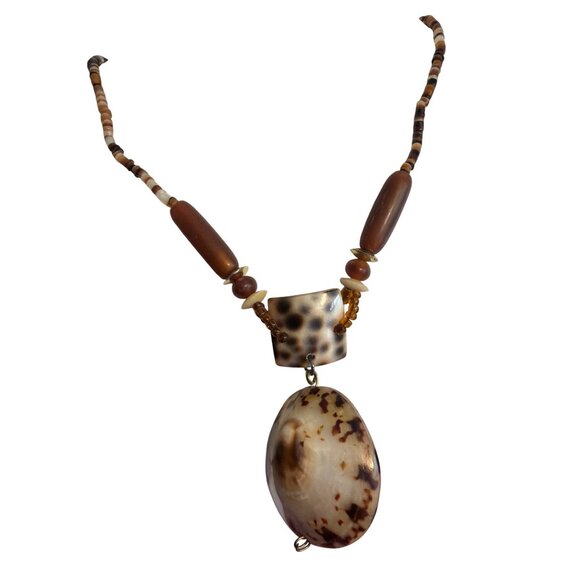 Jewelry - Vintage Seed Bead Tiger Cowrie Large Shell Necklace Cream 22" Estate 22.93g